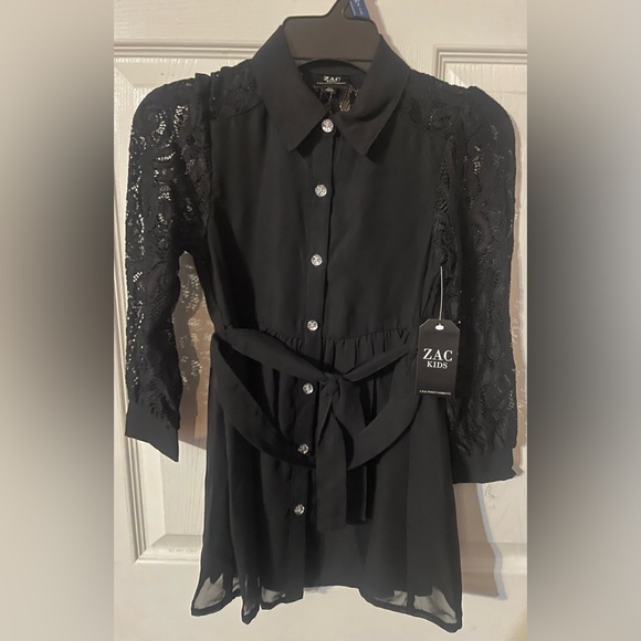 Zac Kids lace sleeve button up dress! NWT 
XS (4/5) - Picture 2 of 4